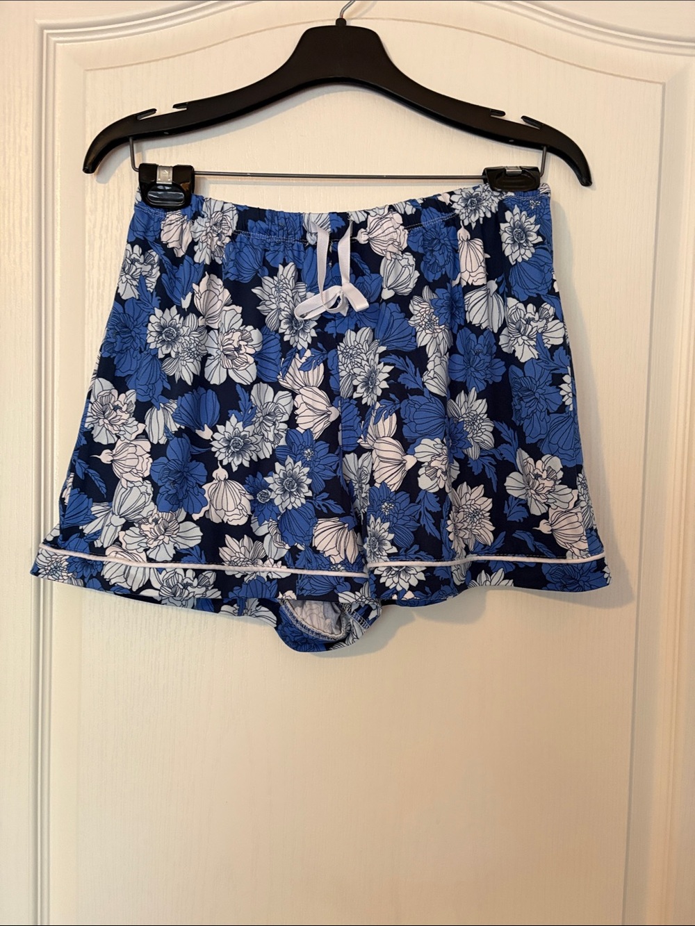 Jones New York Navy and Blue Floral Pajama Top and Bottom with White Piping - Picture 13 of 16